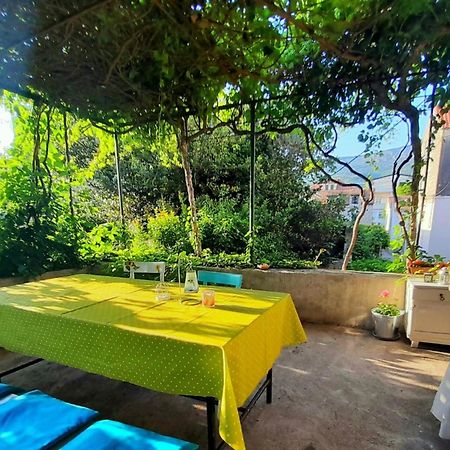Dida Roko, Rustikalni Apartman S Terasom Kastela Dış mekan fotoğraf