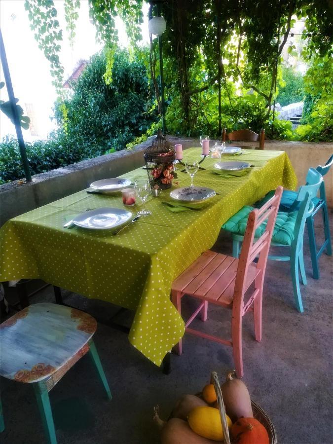 Dida Roko, Rustikalni Apartman S Terasom Kastela Dış mekan fotoğraf