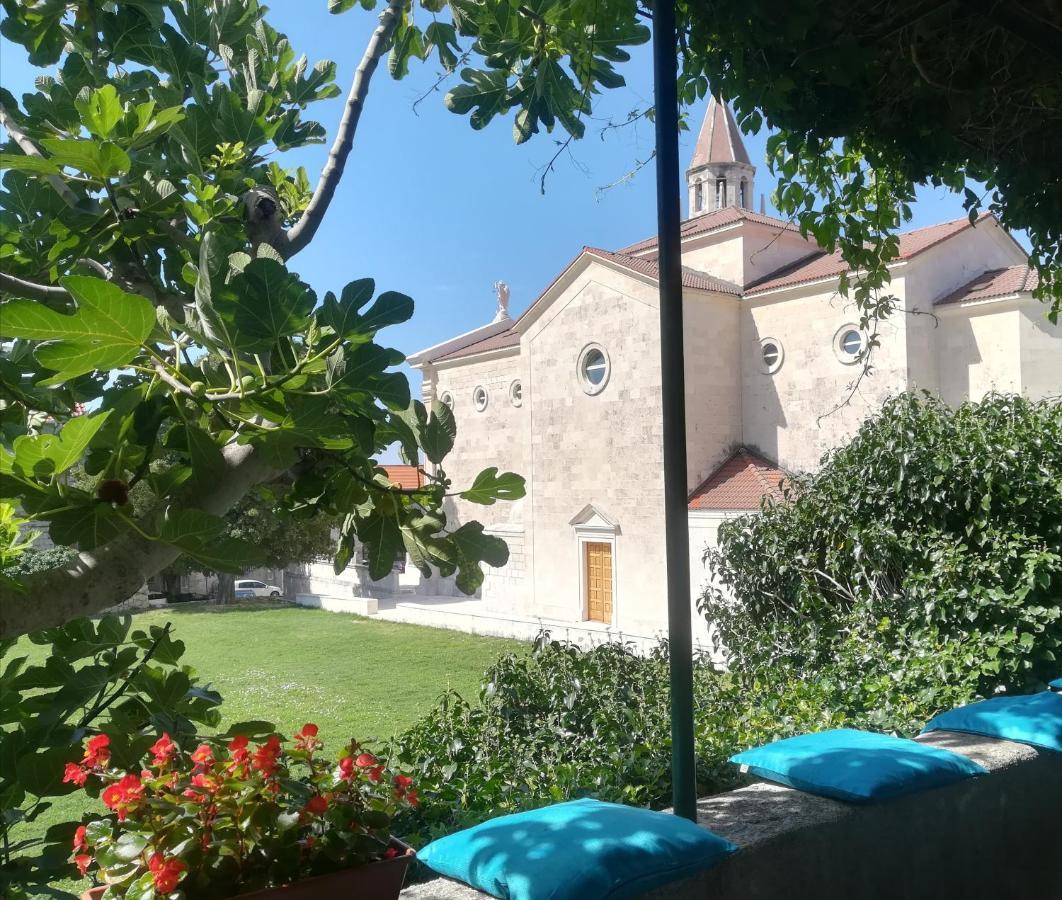 Dida Roko, Rustikalni Apartman S Terasom Kastela Dış mekan fotoğraf
