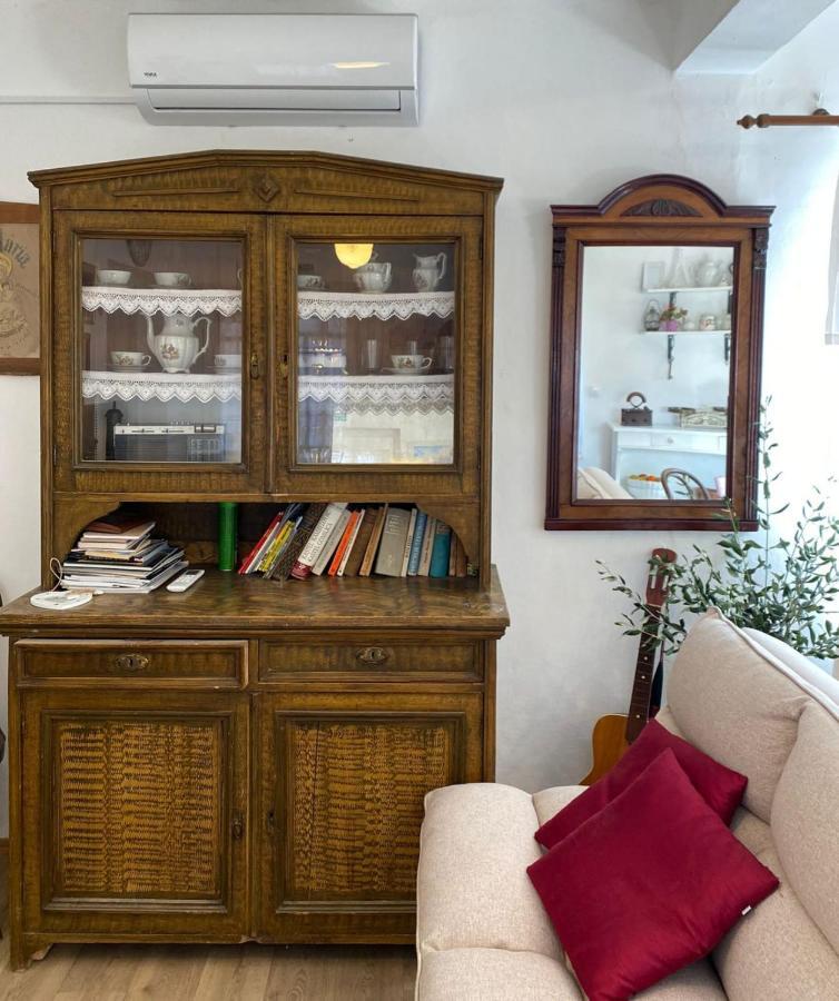 Dida Roko, Rustikalni Apartman S Terasom Kastela Dış mekan fotoğraf