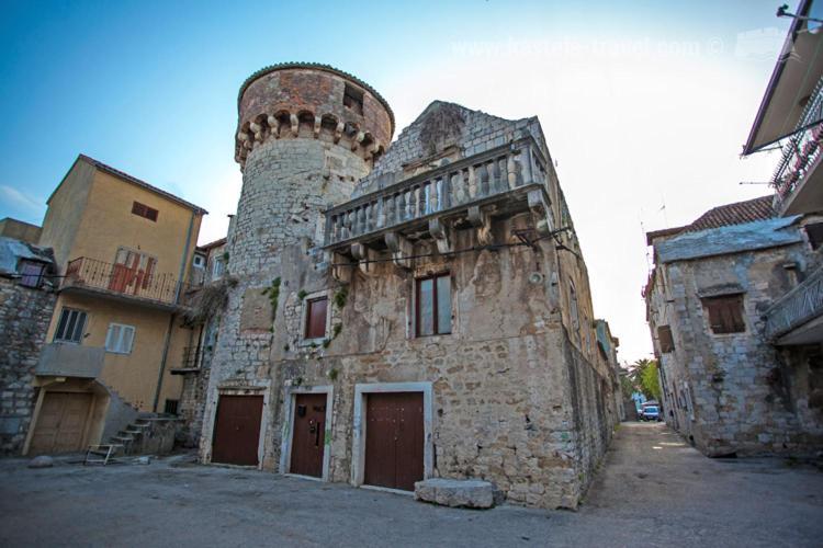 Dida Roko, Rustikalni Apartman S Terasom Kastela Dış mekan fotoğraf