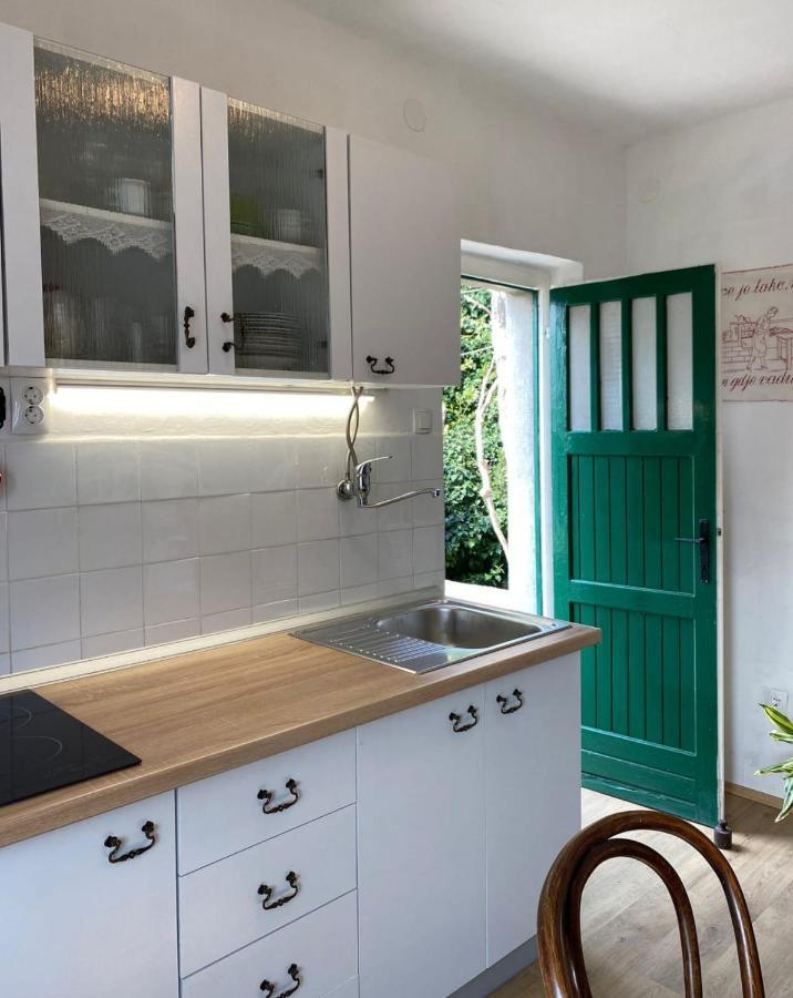 Dida Roko, Rustikalni Apartman S Terasom Kastela Dış mekan fotoğraf