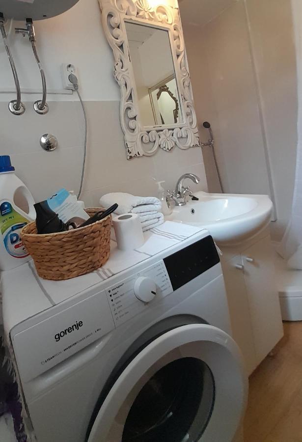 Dida Roko, Rustikalni Apartman S Terasom Kastela Dış mekan fotoğraf