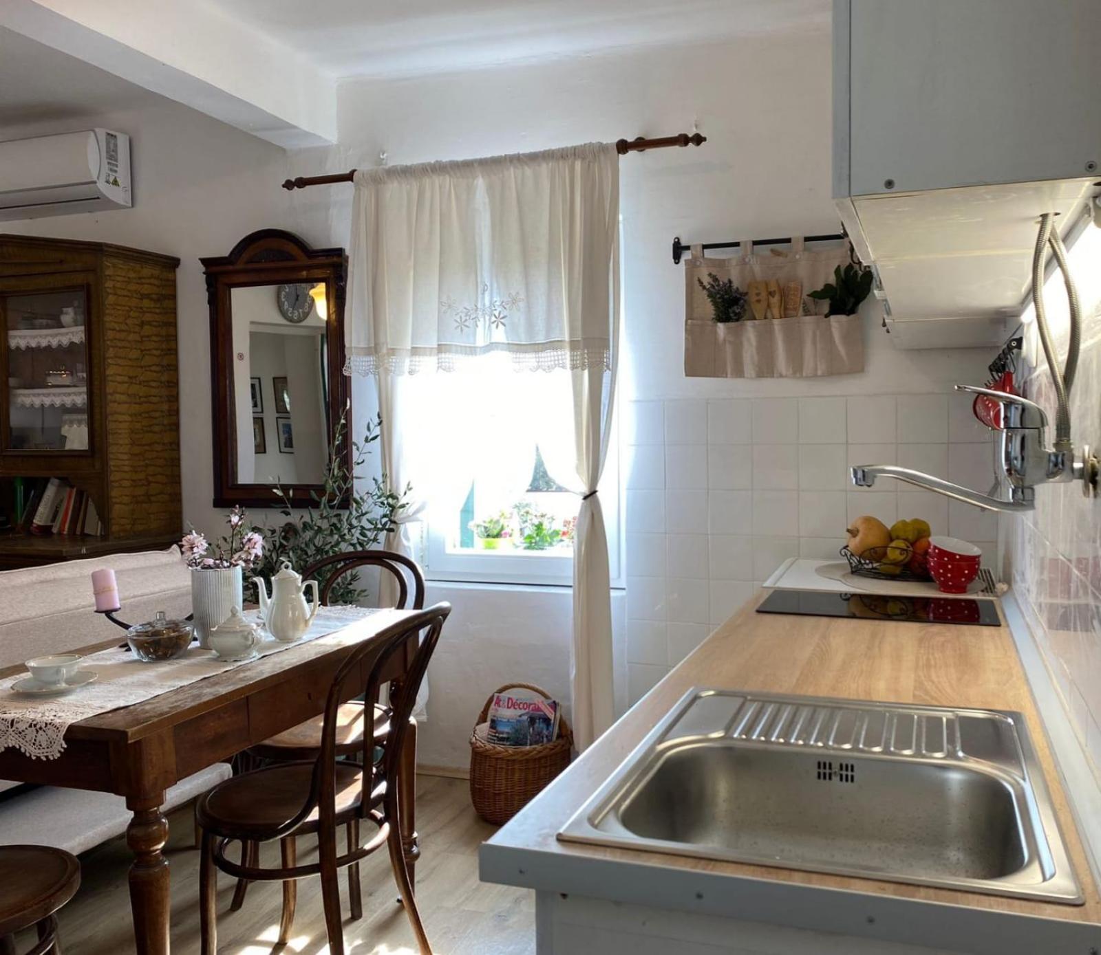 Dida Roko, Rustikalni Apartman S Terasom Kastela Dış mekan fotoğraf